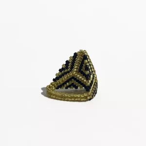 ANILLO TRIANGULO NEGRO Y DORADO